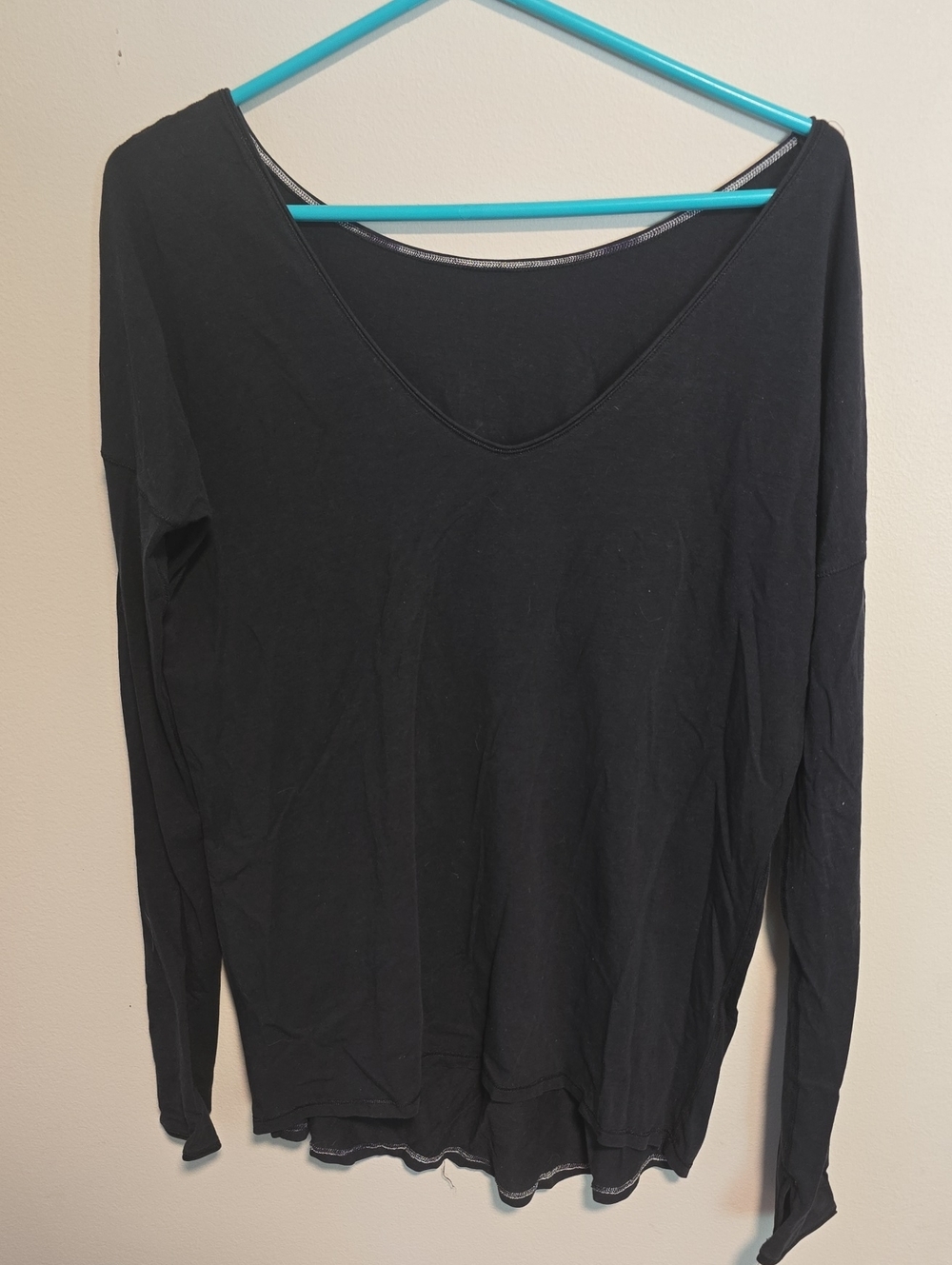 lululemon athletica Black Long-Sleeve V-Neck Top